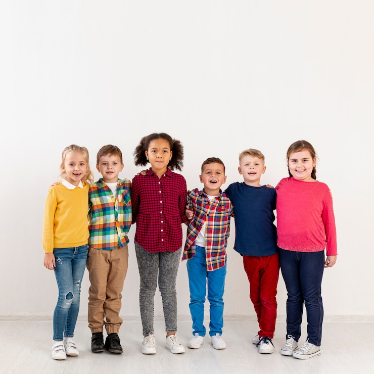Gratis Foto kopieer-ruimte kleine kinderen op boekdag