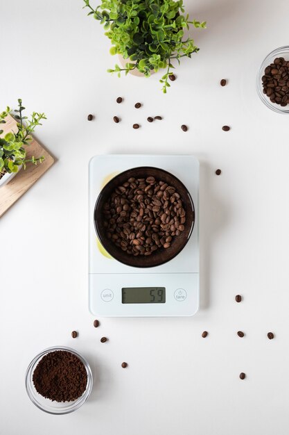 Kopjes koffie op tafel