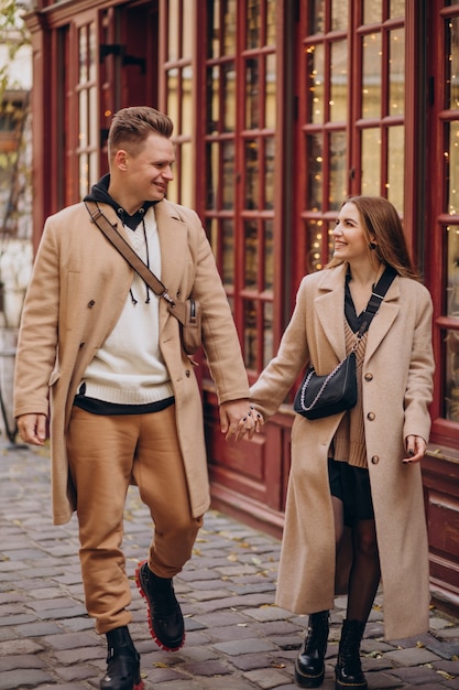 Gratis foto koppel samen op valentijnsdag