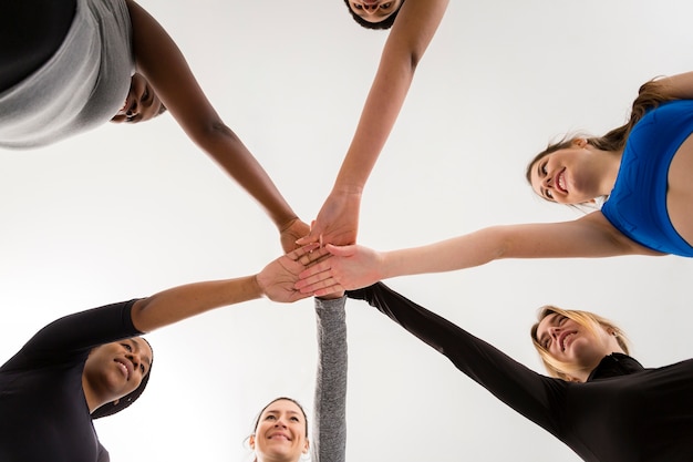 Lage hoek vrouwen handbewegingen