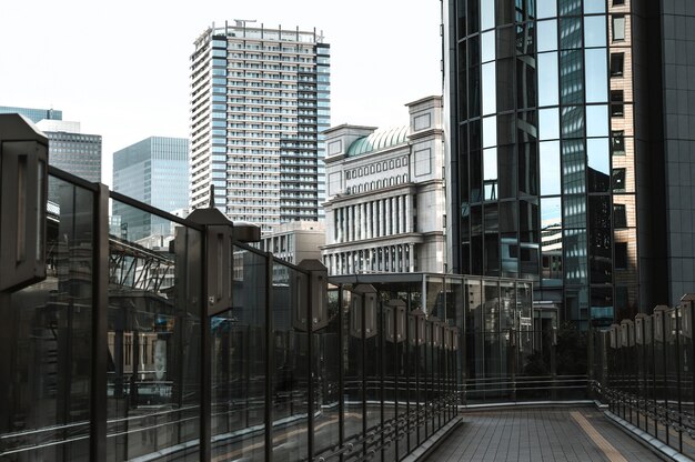 Lange weergave moderne wolkenkrabbers kantoorgebouwen