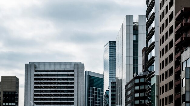 Lange weergave moderne wolkenkrabbers kantoorgebouwen