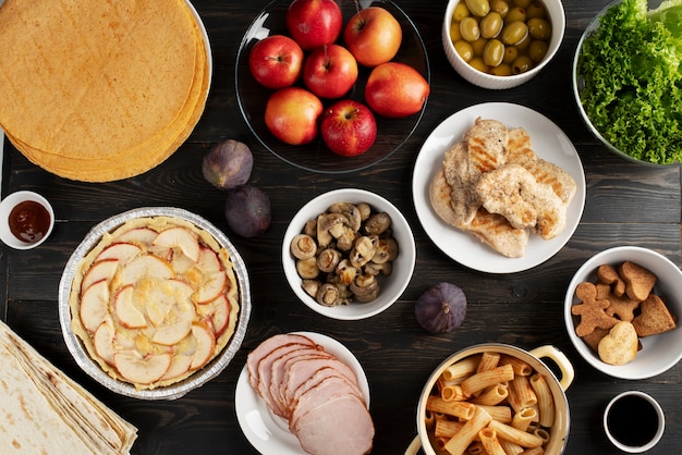 Gratis foto leg heerlijk eten plat op tafel