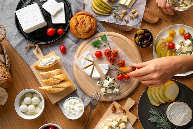 Leg heerlijk eten plat op tafel