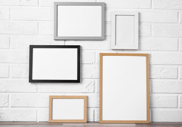 Gratis foto lege frames op de muur