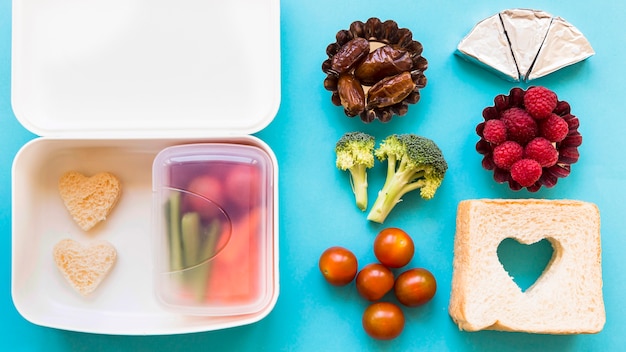 Lekker eten in de buurt van de geopende lunchbox