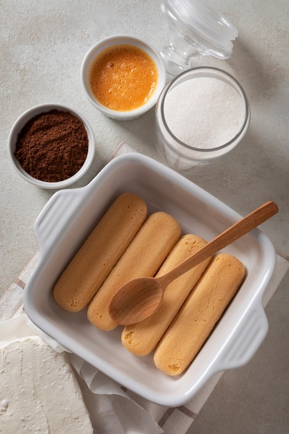 Lekker tiramisu ingrediënten assortiment plat gelegd