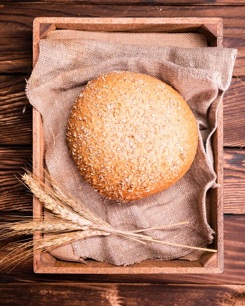 Lekker zelfgebakken brood met zaden en tarwe