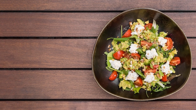 Lekkere gezonde salade met kopie ruimte