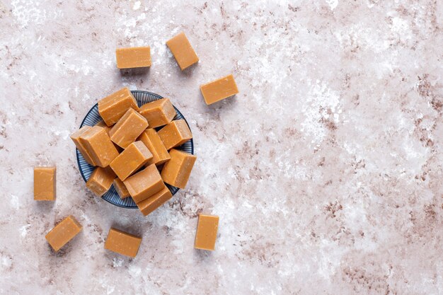 Lekkere zoute karamel fudge snoepjes met zeezout