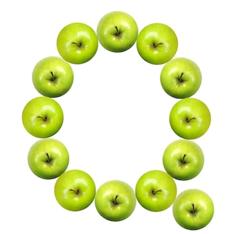Letter q gemaakt van groene appels. onderdeel van de collectie