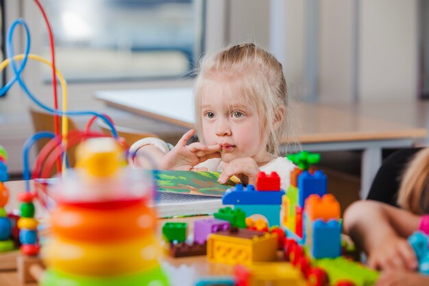 Leuk meisje in de kinderopvang