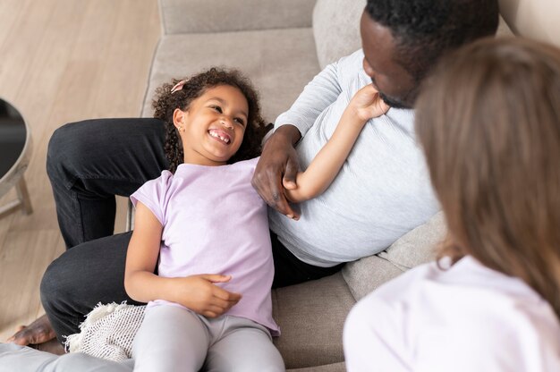 Leuke familie die samen quality time doorbrengt