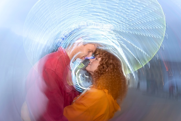 Gratis foto levensstijl van een paar date 's nachts