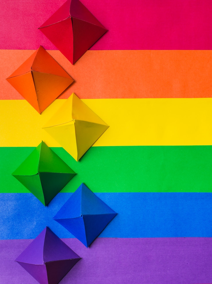 Gratis Foto lgbt-kleuren en papieren origami