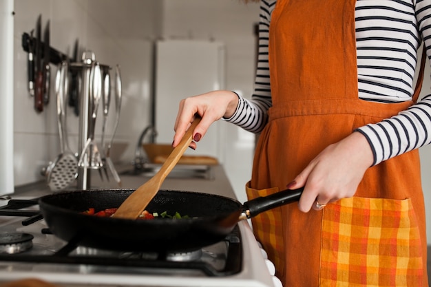 Gratis foto lichte achtergrond schoonheid mooie bakken