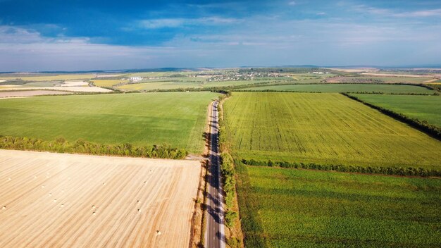 Luchtfoto drone uitzicht op de natuur in Moldavië