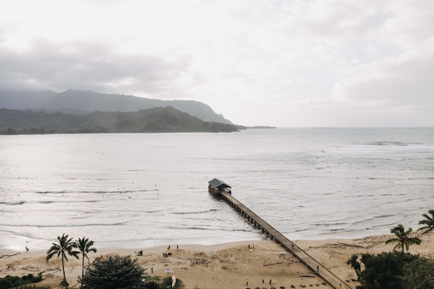 Gratis foto luchtfoto van hanalei-pier in hawaï, vs.