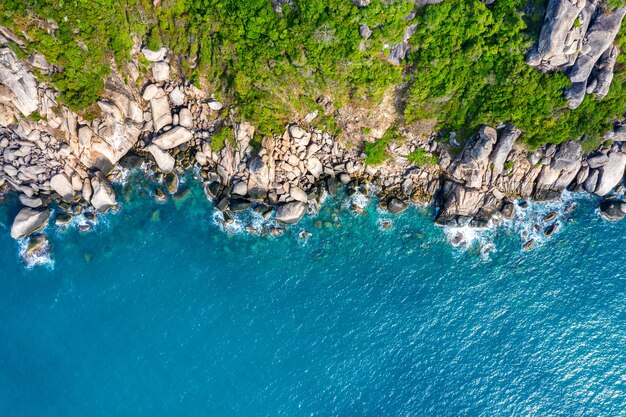 Luchtfoto van kust op het eiland Koh Tao, Thailand