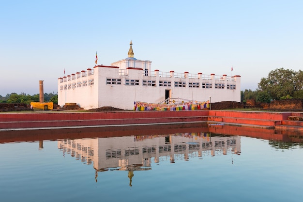 Gratis foto lumbini nepal geboorteplaats van boeddha siddhartha gautama