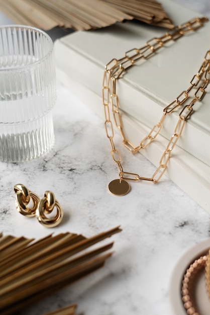 Luxe en glanzende gouden ketting