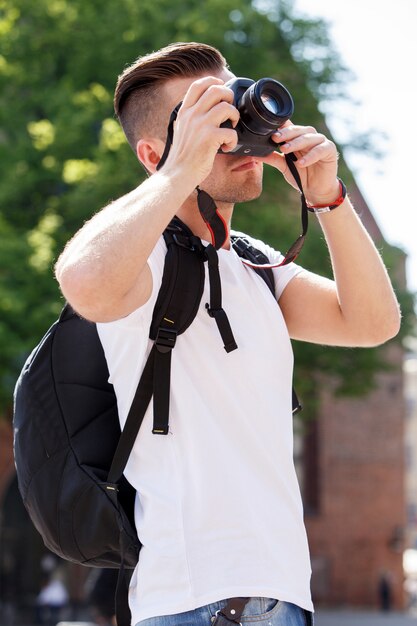 Man in de stad