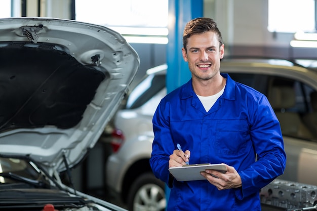 Mechanic het opstellen van een checklist