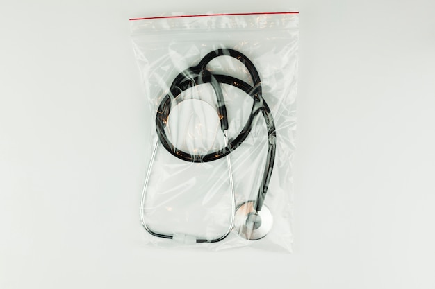 Medische apparatuur met een stethoscoop