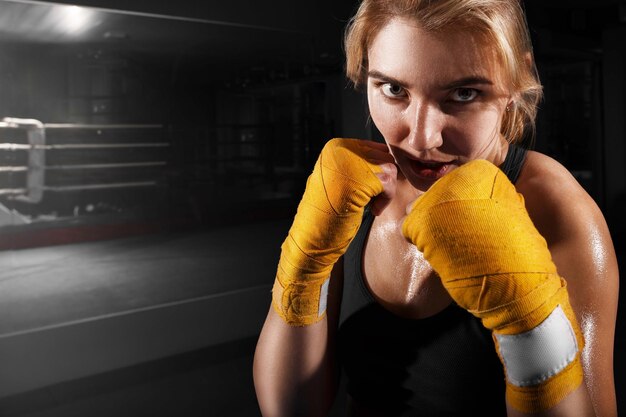 Meisje kickboxer