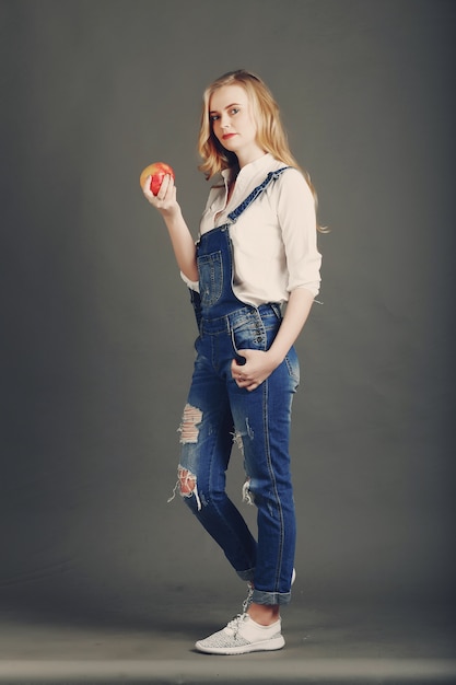 Gratis foto meisje met appel