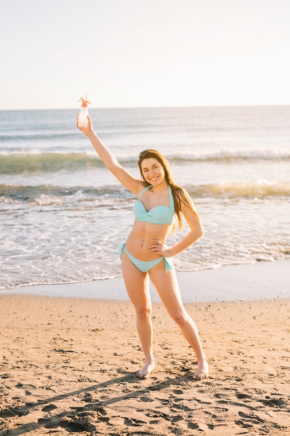 Gratis foto meisje op het strand