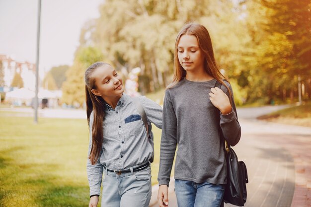 meisjes in een park