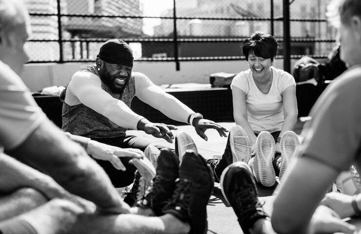 Gratis Foto mensen die in een fitnessstudio sporten