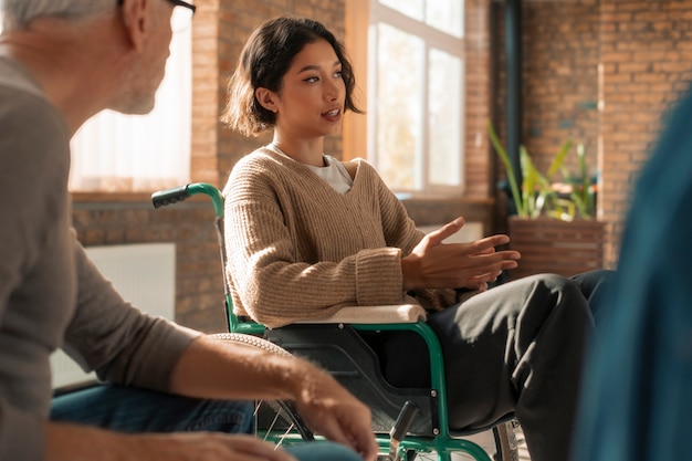 Gratis foto mensen in een psychotherapiegroep