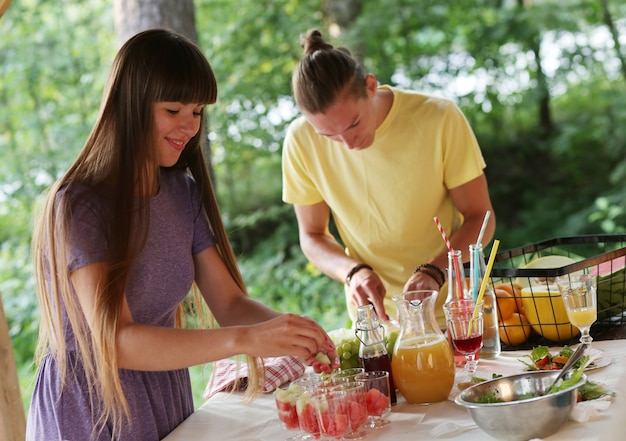 Mensen op de picknick