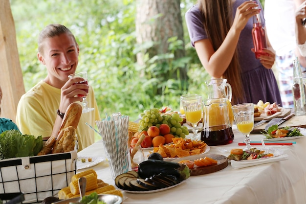 Mensen op de picknick