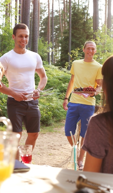 Mensen op de picknick