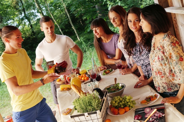 Mensen op de picknick