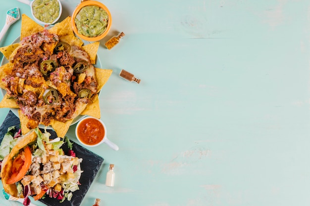 Mexicaans eten aan de linkerkant van de achtergrond