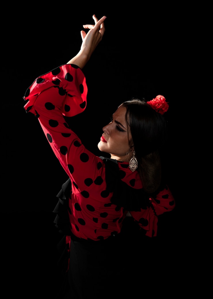Gratis Foto middellange schot flamenca-danser achteraanzicht