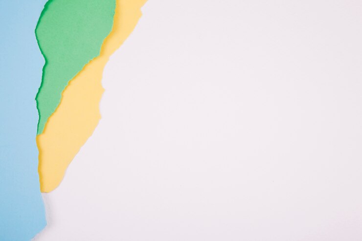 Gratis Foto minimalistische opstelling van gescheurd papier