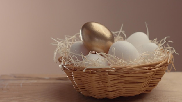 Mix van verschillende eieren en de gouden op de eerste vliegtuigclose-up