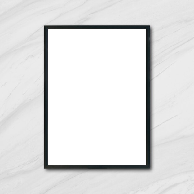Mock up lege poster fotolijst hangend op witte marmeren muur in de kamer - kan worden gebruikt mockup voor montage producten display en design sleutel visuele lay-out.