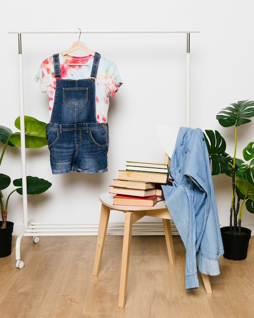 Gratis foto mode-arrangement met denim kleding