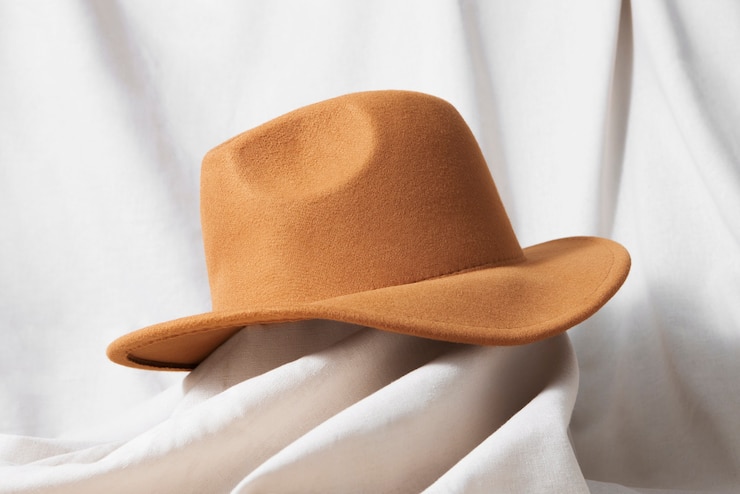 Gratis Foto modieuze fedora hoed in de studio.