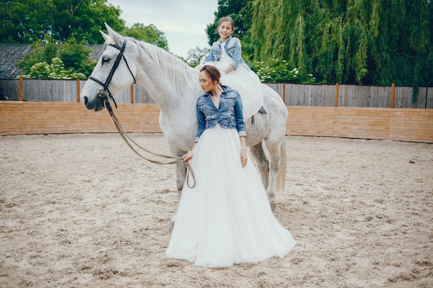 moeder en dochter met hourse