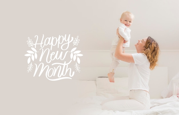 Moeder en kind met gelukkige nieuwe maandbelettering