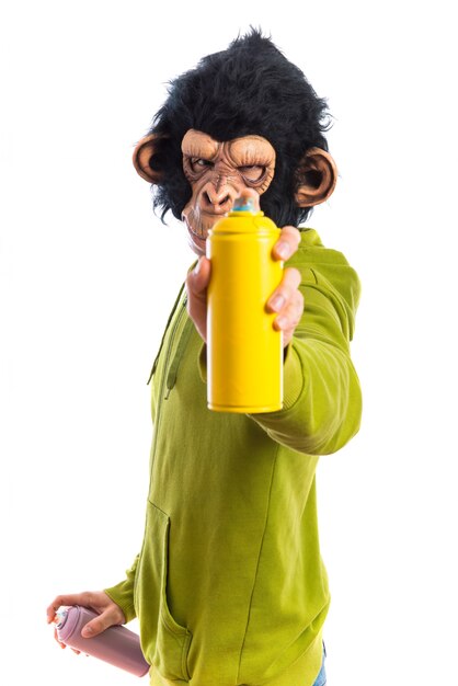 Monkey man met spray