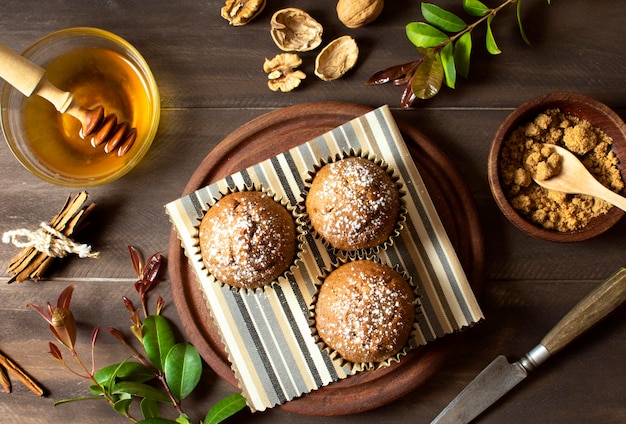 Mooi en heerlijk dessert bovenaanzicht