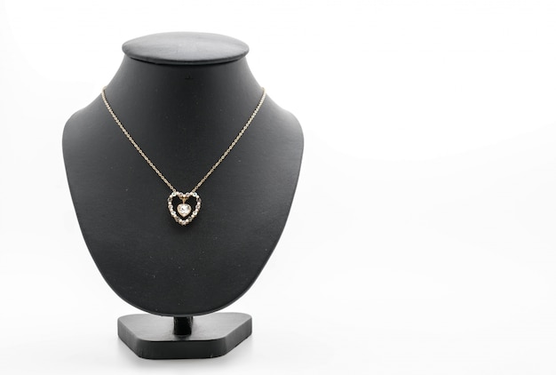 Gratis foto mooie en luxe ketting op sieraden staande hals